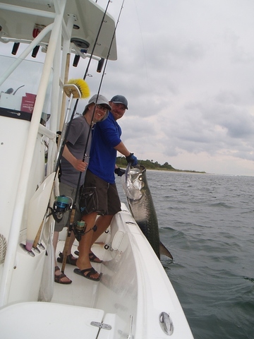 Why Tarpon Season in Tampa Bay Draws So Many Anglers